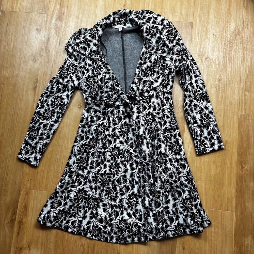 Fever Black and White Patterned Coat‎
